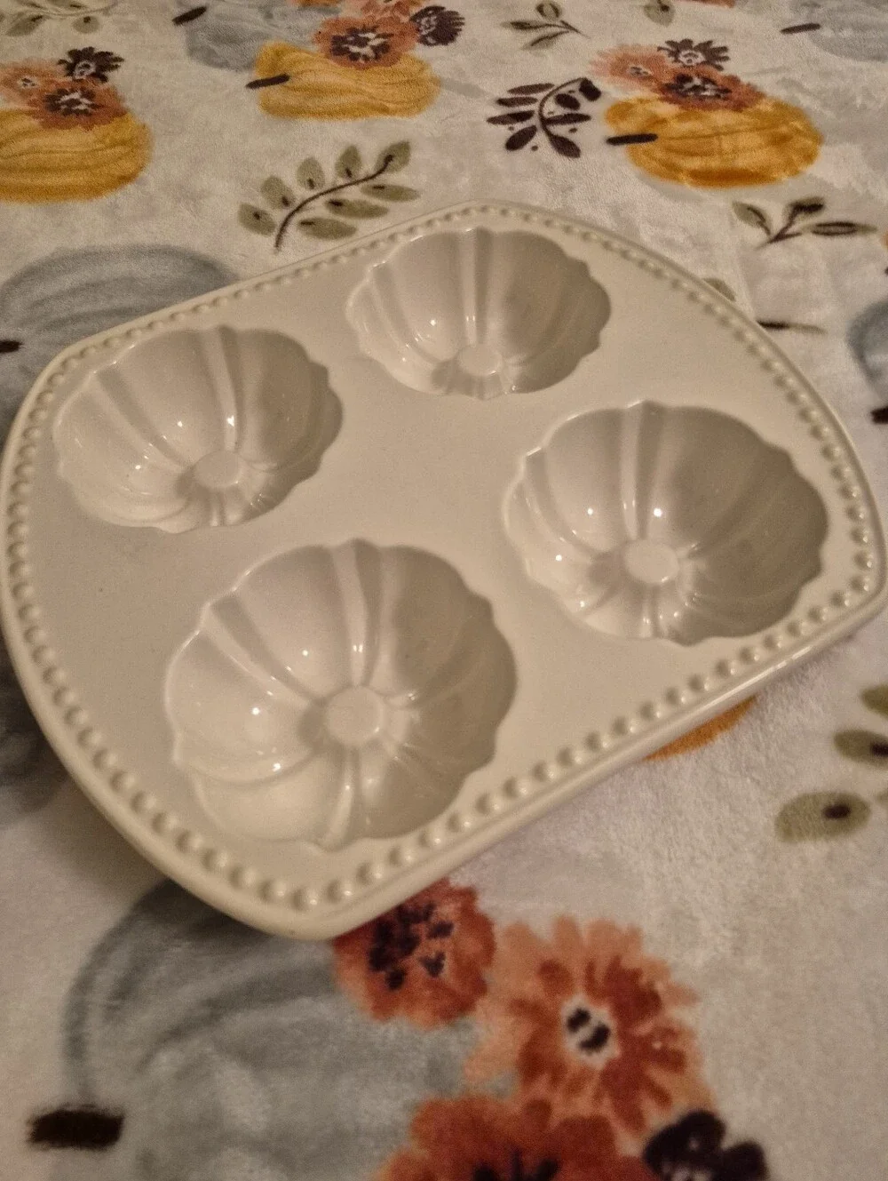 Princess House White Bundt Cake Pan